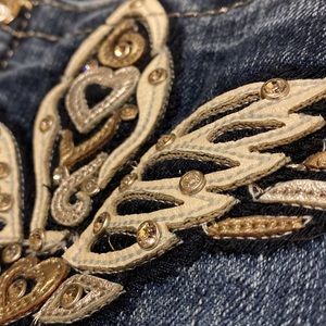 Miss me NWOT Skinny jeans size 28, distressed rhinestone fifth pocket studs